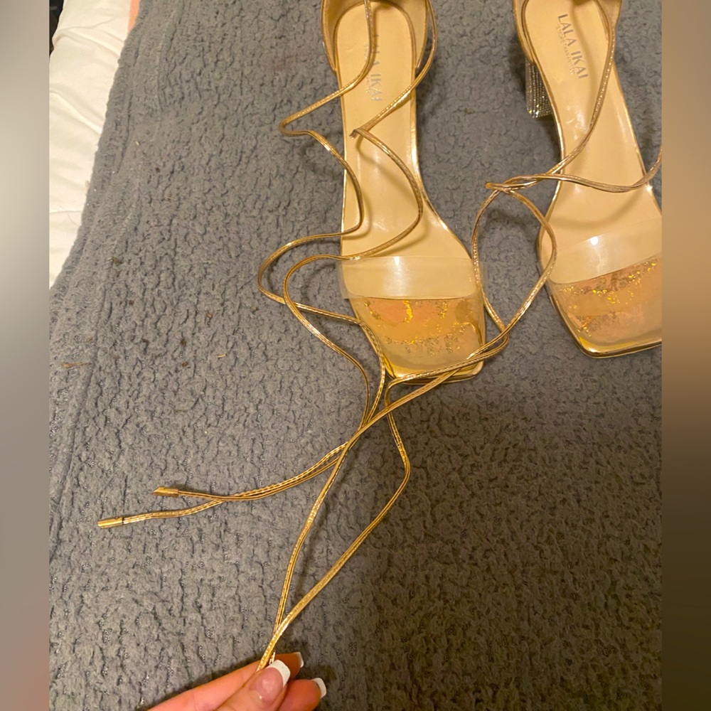 Gold heels - Picture 5 of 5